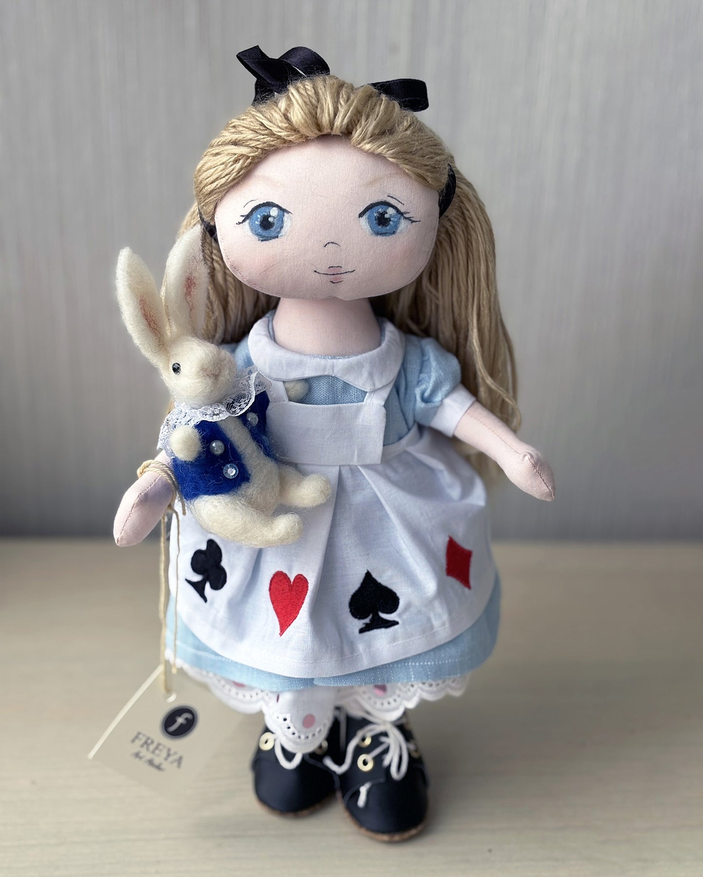 Alice in Wonderland and the White Rabbit