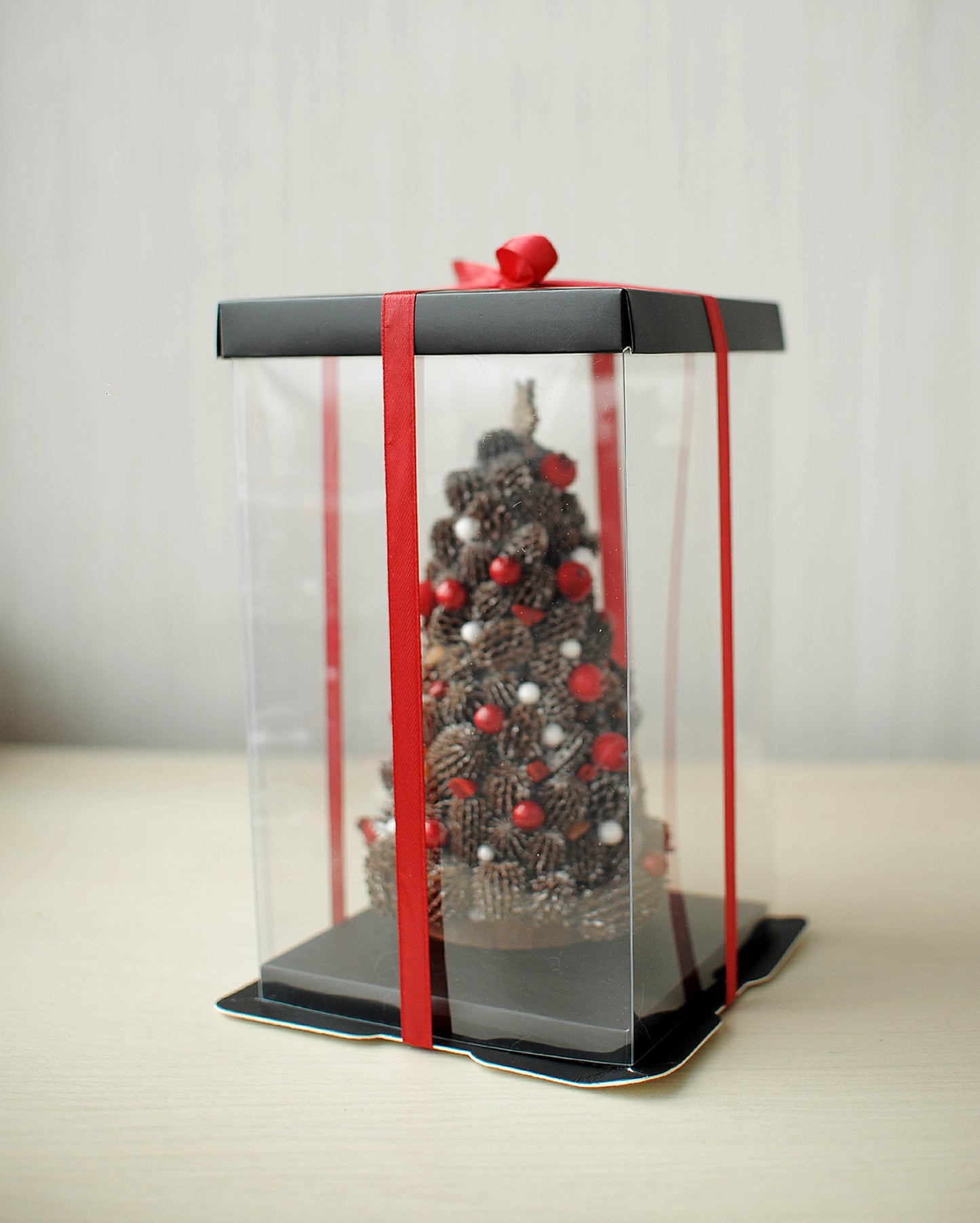 Brăduț din conuri naturale