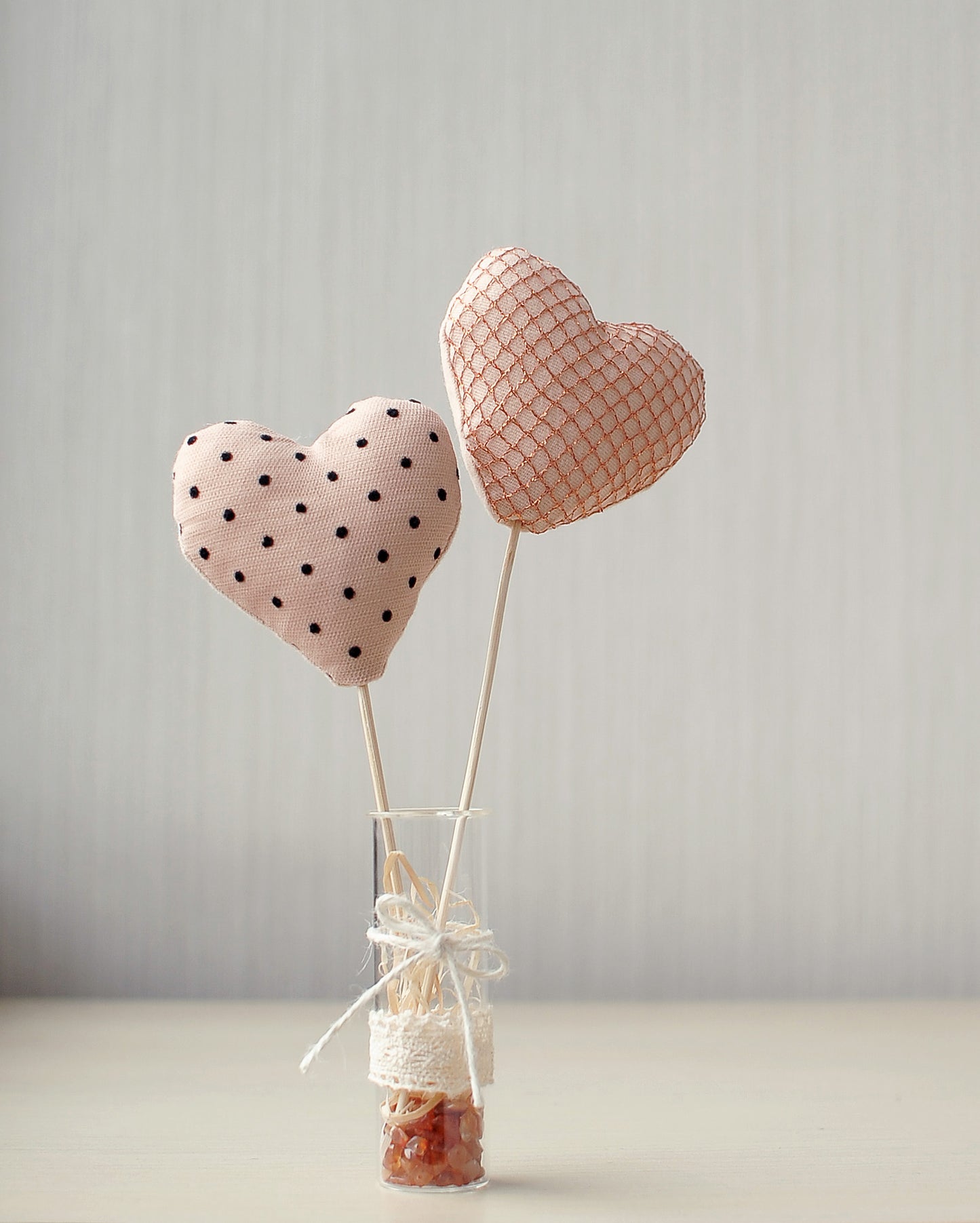 Décorations de Table avec Cœurs en Tissu