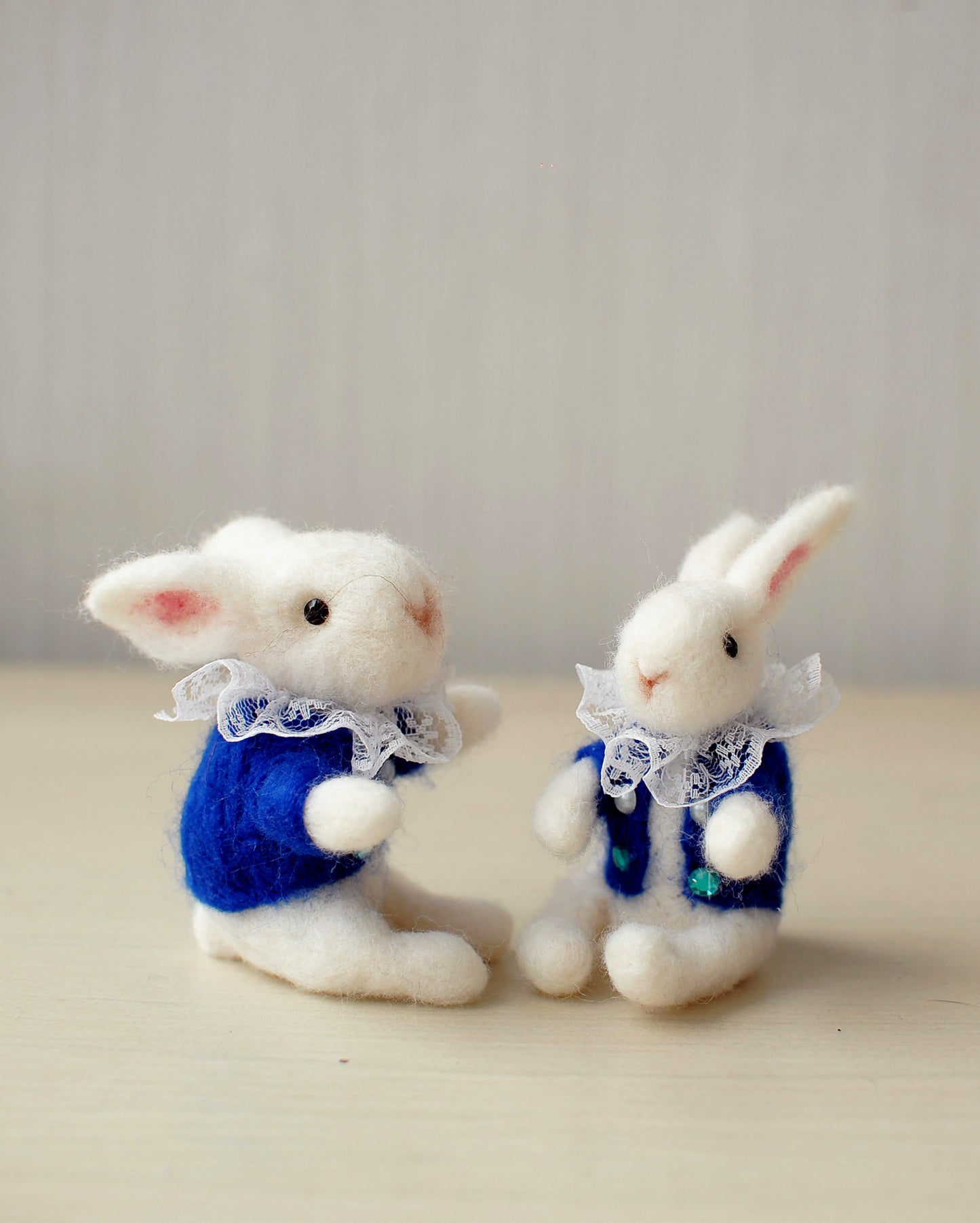 Alice în Țara Minunilor și Iepurele Alb