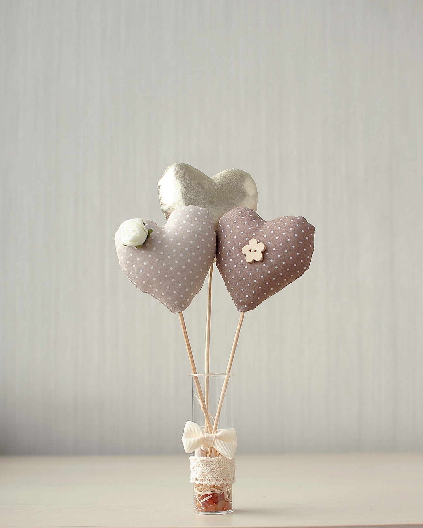 Décorations de Table avec Cœurs en Tissu