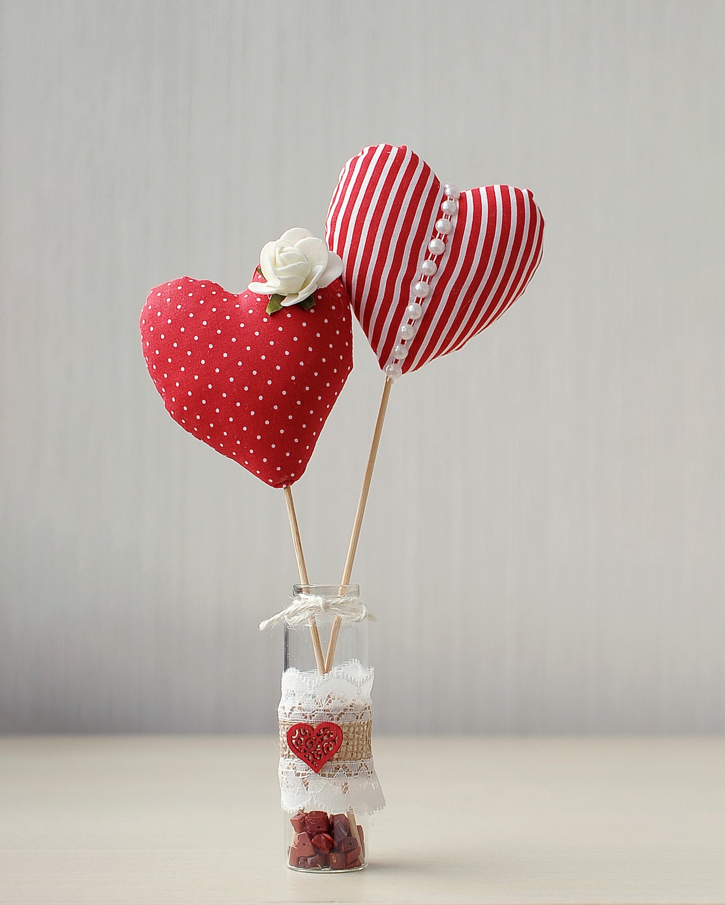 Décorations de Table avec Cœurs en Tissu