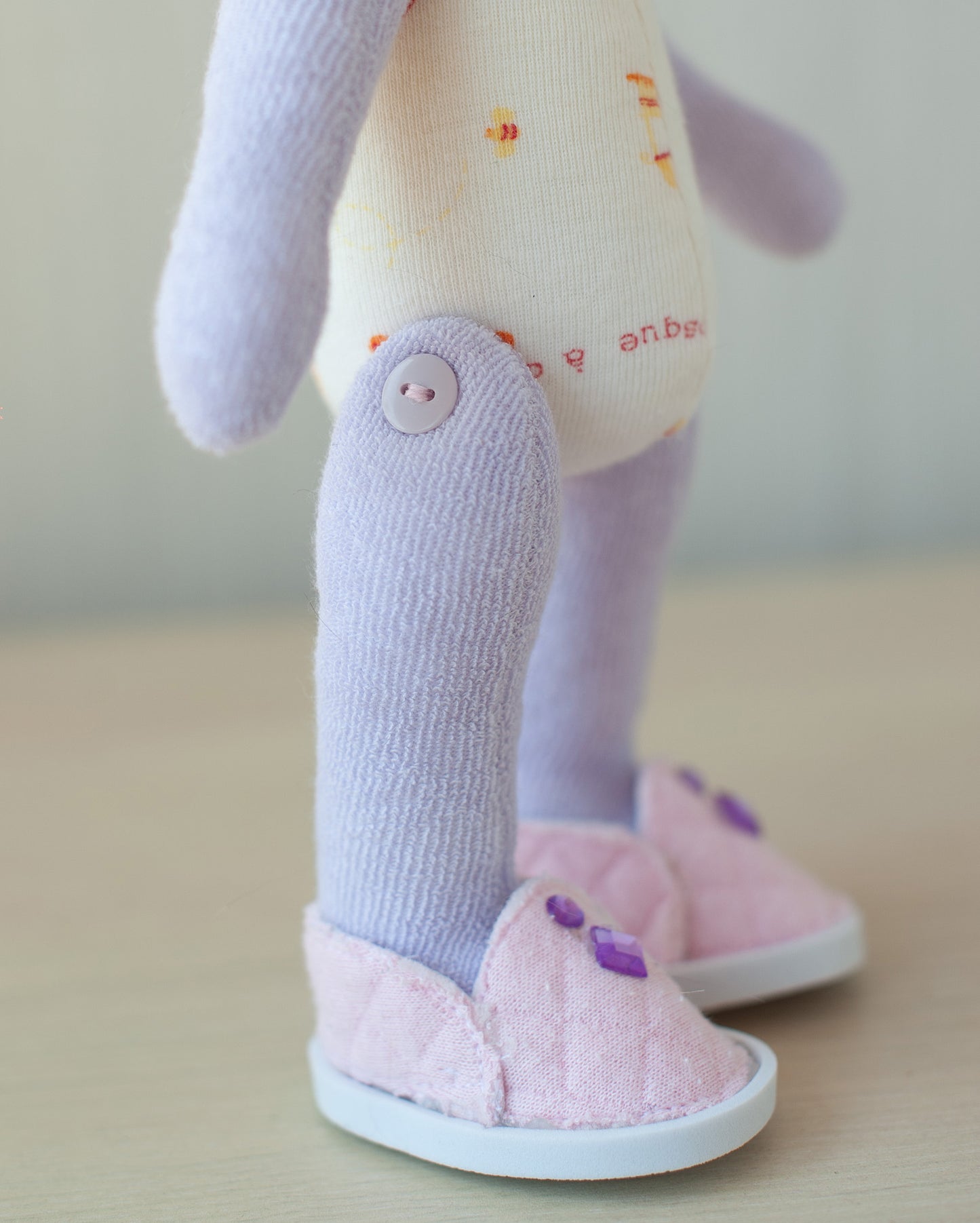 Peluche mémoire avec vêtements de bébé - Chaton